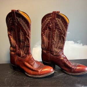 Tony Lama Brown Cowboy & Western Boots with Decorative Stitching and Pointed Toe